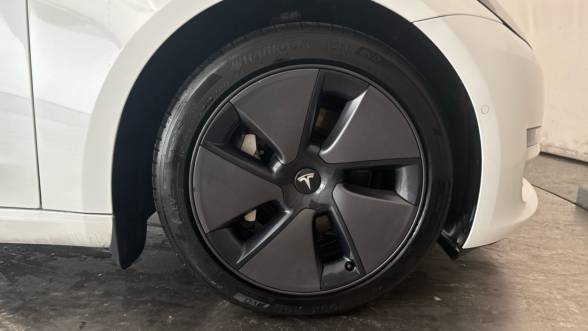 4027573 Long Range AWD 4dr Auto