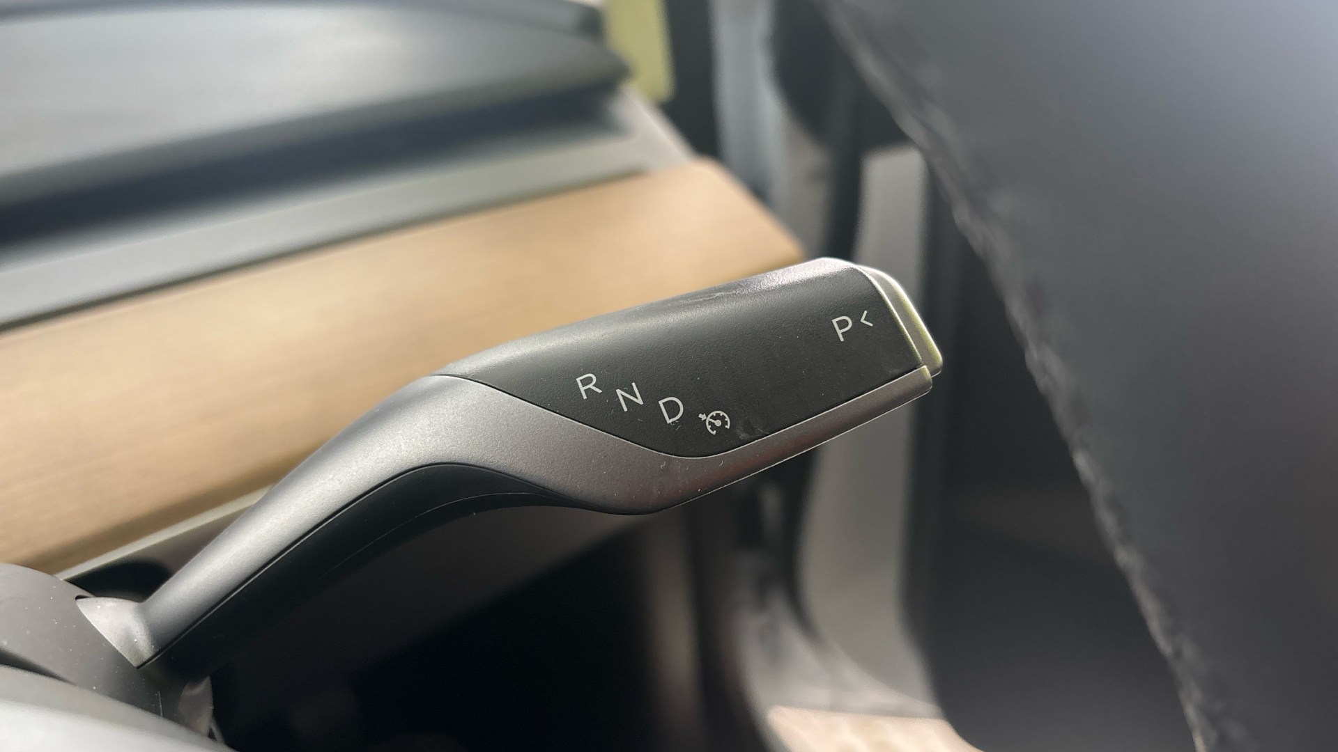 4027573 Long Range AWD 4dr Auto