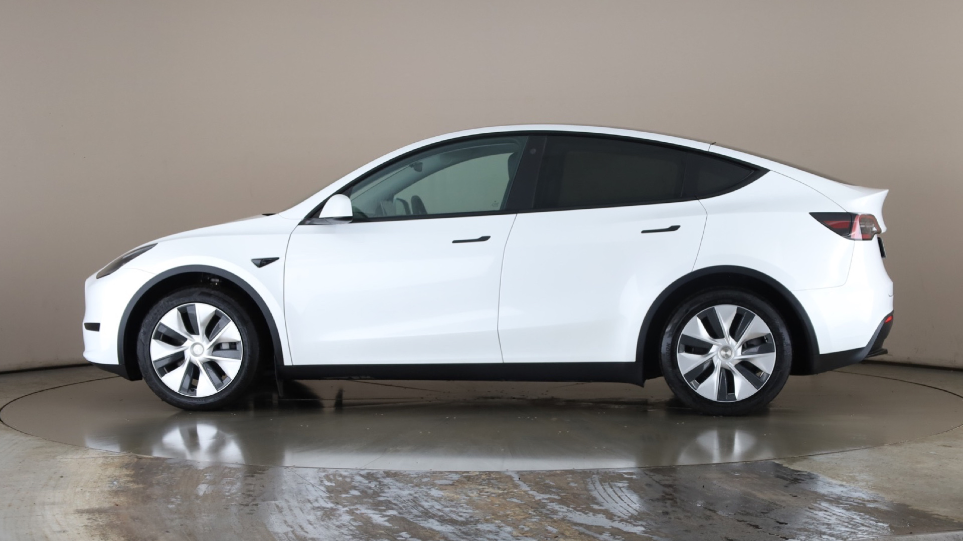 4027734 RWD 5dr Auto