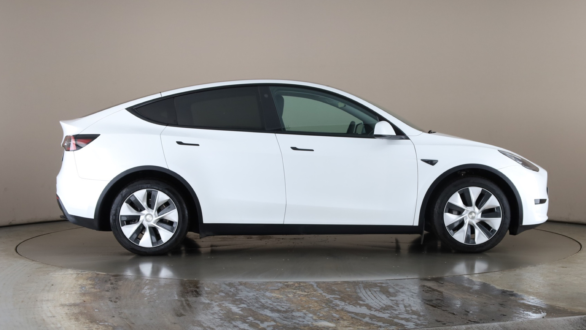 4027734 RWD 5dr Auto