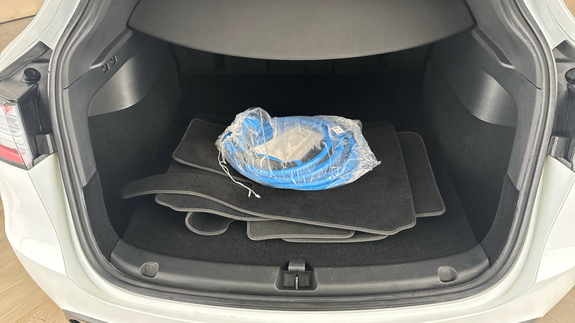 4027734 RWD 5dr Auto