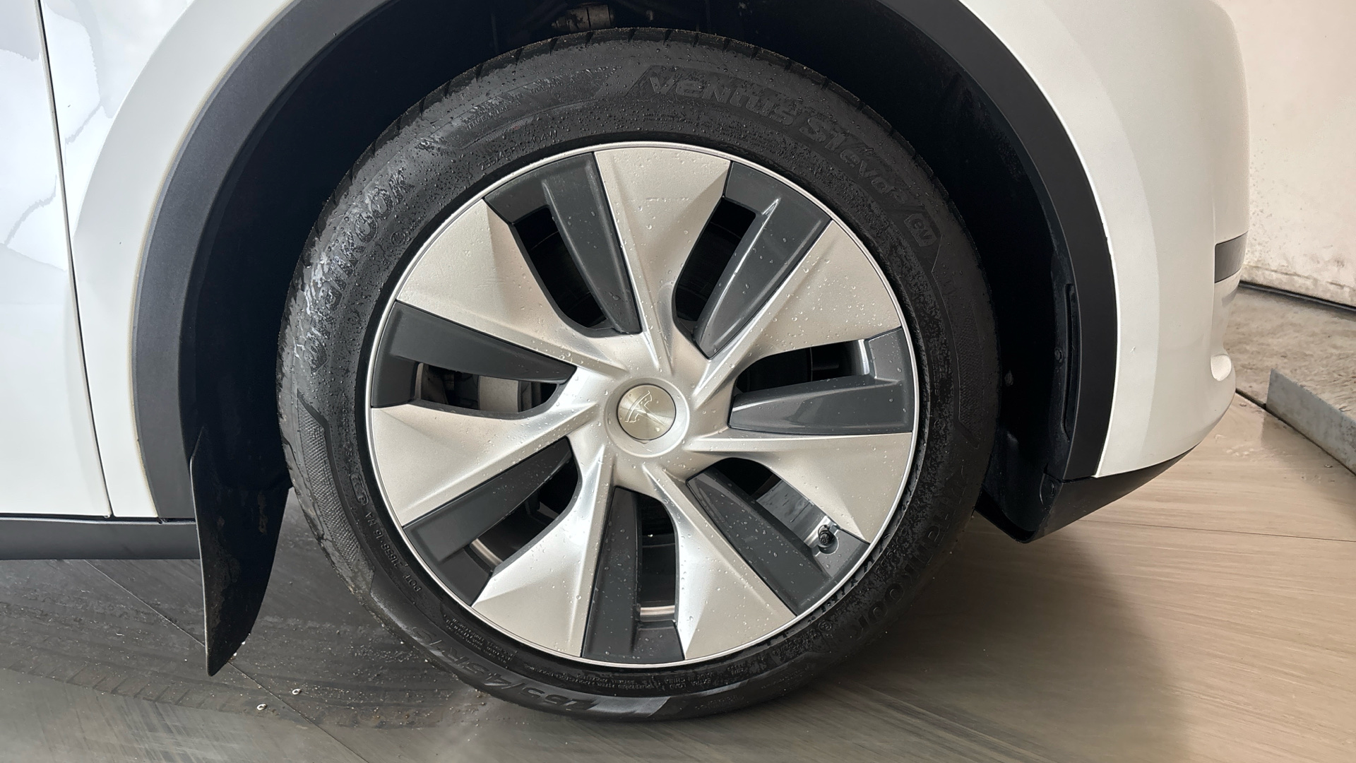 4027734 RWD 5dr Auto