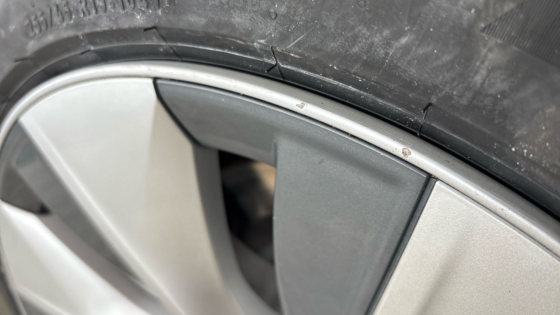 4027746 RWD 5dr Auto