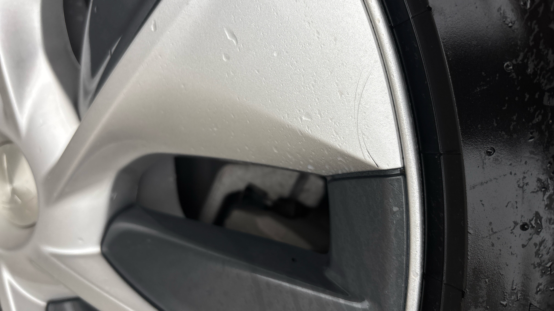 4027746 RWD 5dr Auto