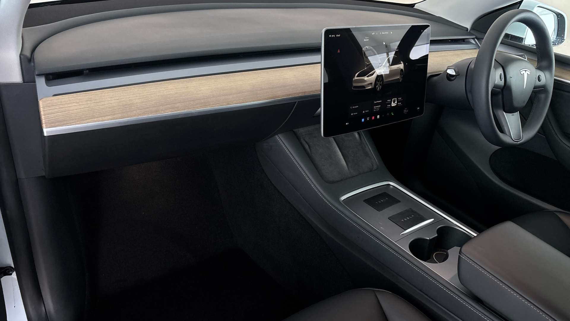 4027746 RWD 5dr Auto