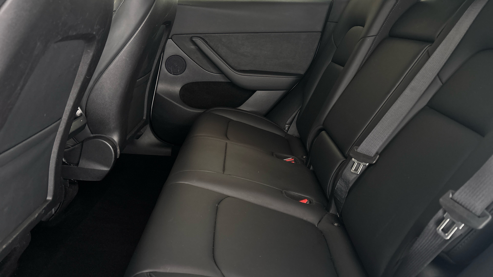 4027746 RWD 5dr Auto