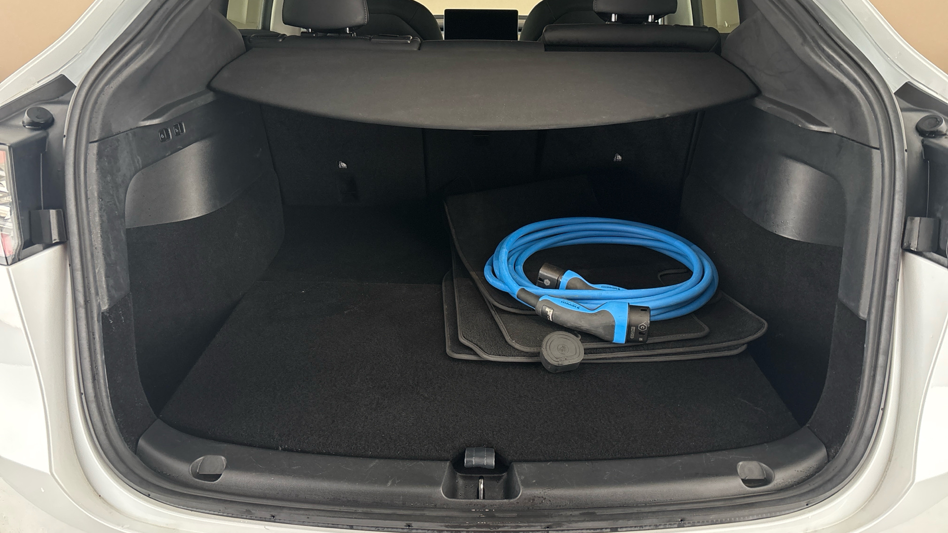 4027746 RWD 5dr Auto