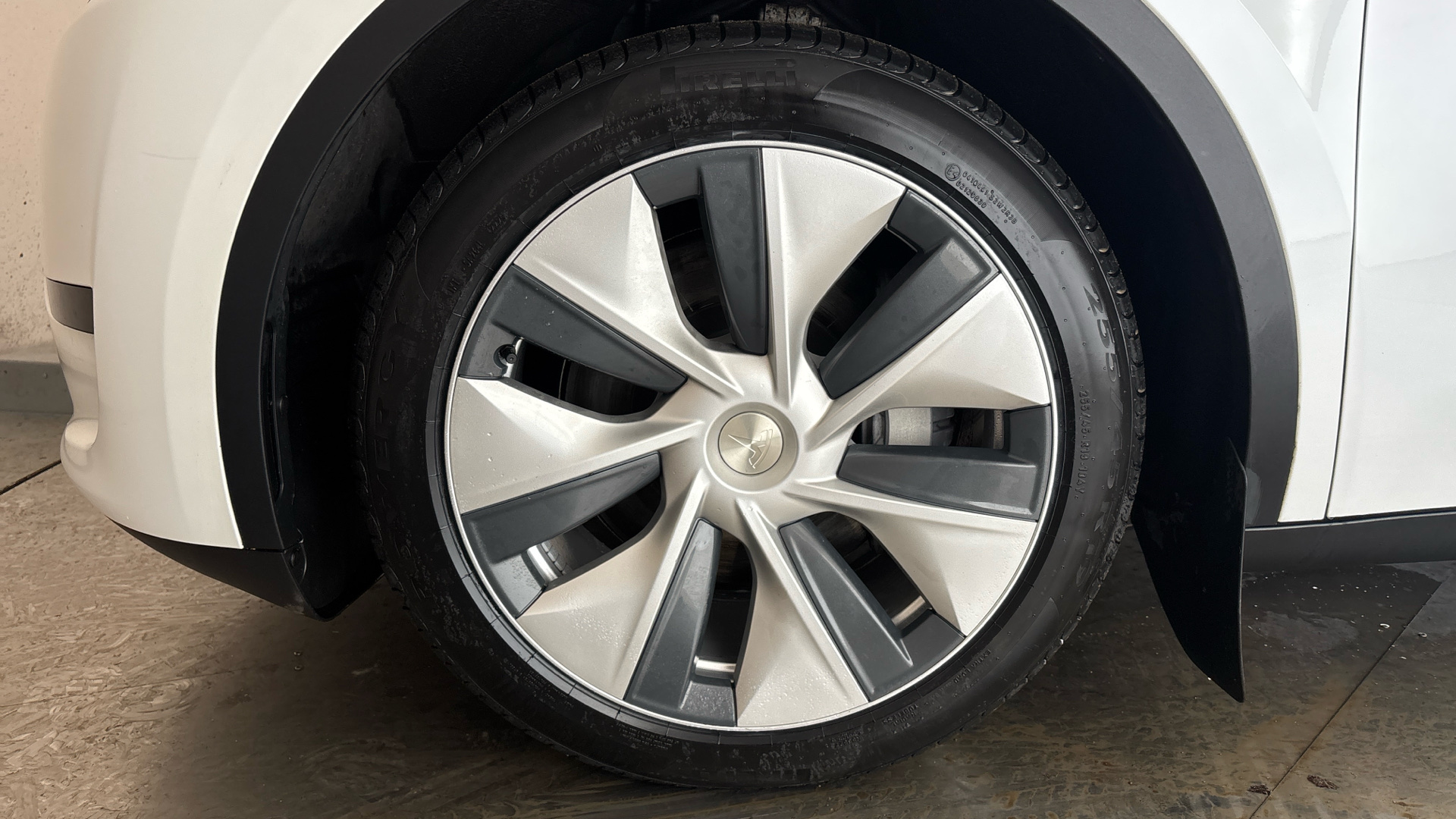 4027746 RWD 5dr Auto