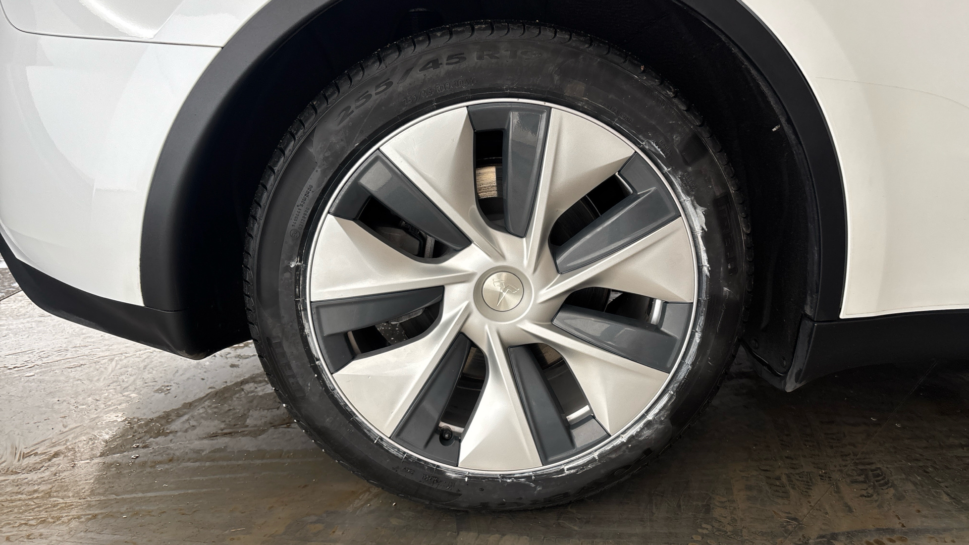 4027746 RWD 5dr Auto