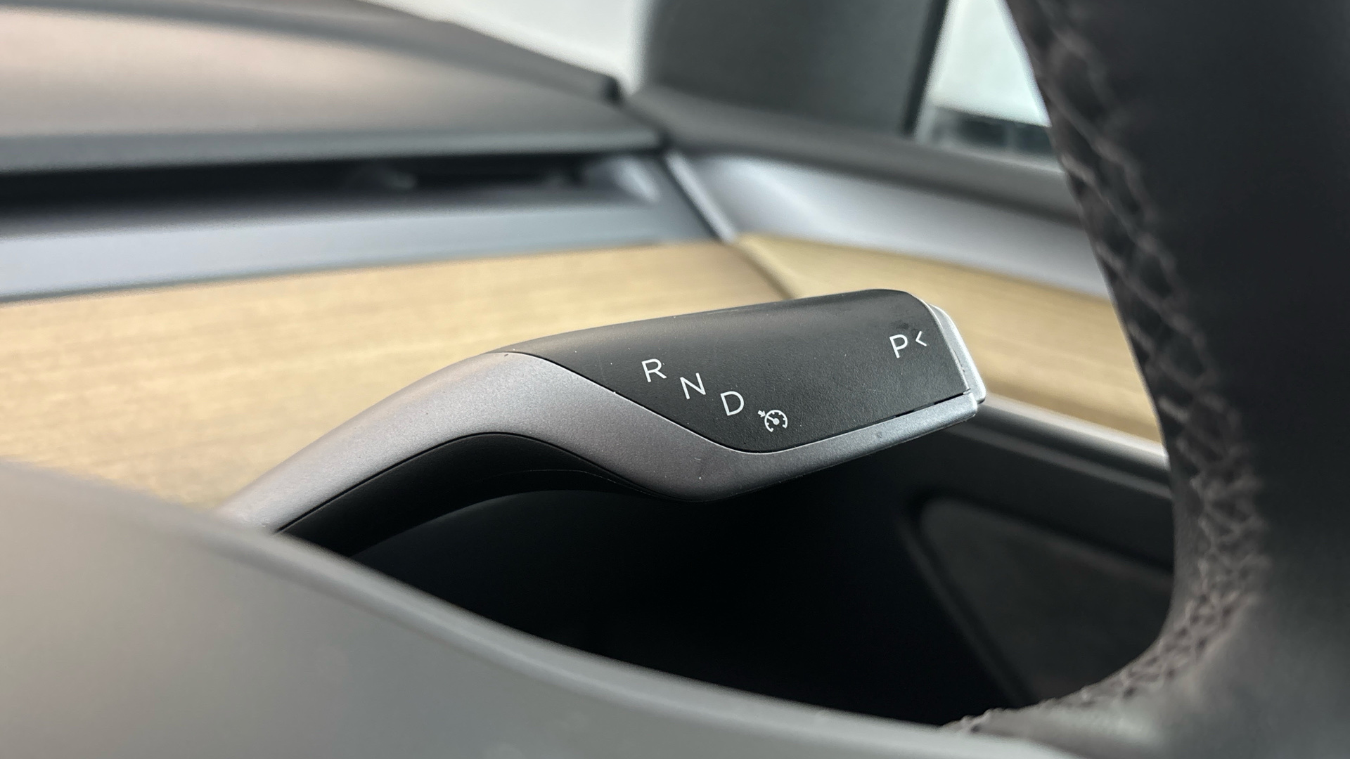 4027746 RWD 5dr Auto