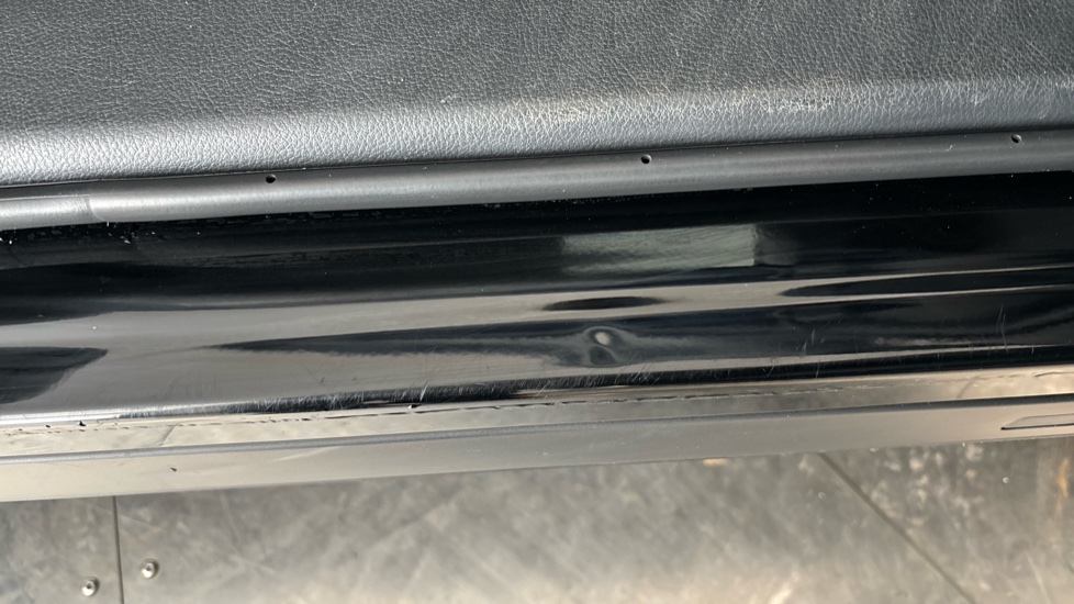 LEXUS UX Dent and scratches