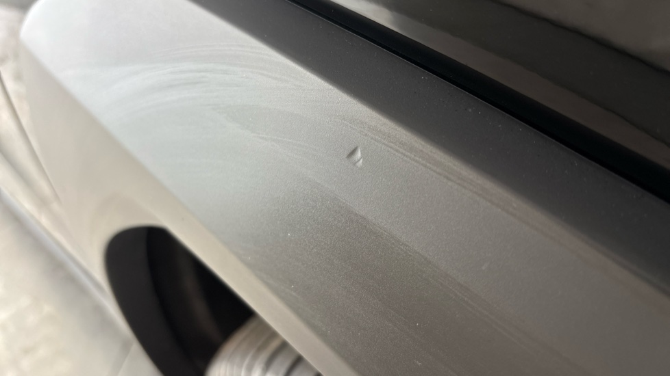 LEXUS UX Dent
