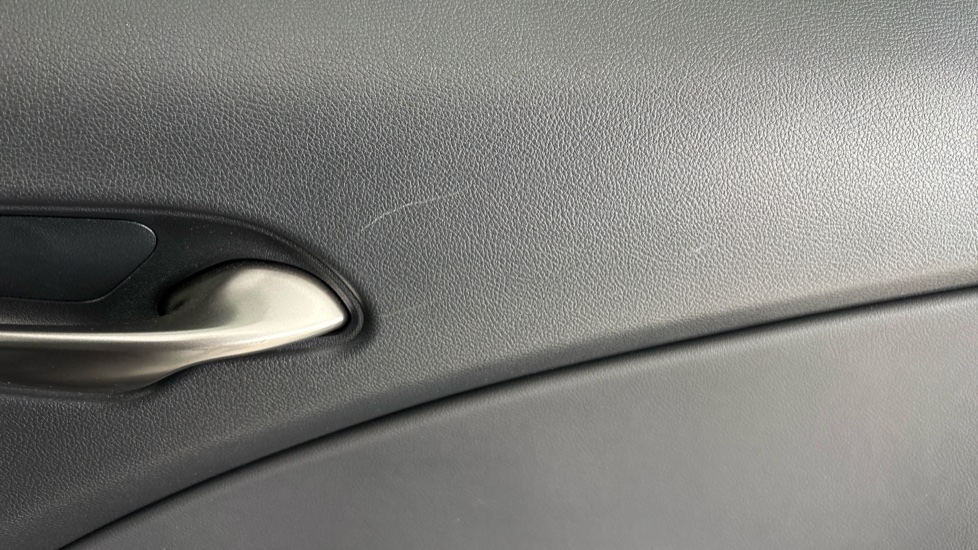 LEXUS UX Scratches