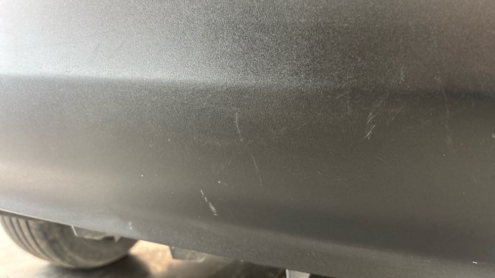 LEXUS UX Scuff