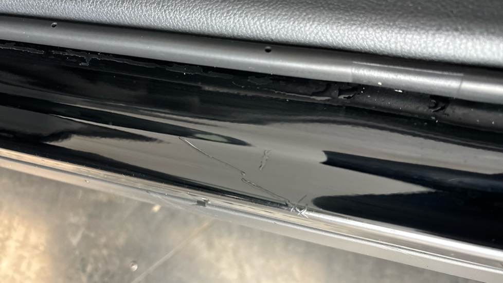 LEXUS UX Scratches