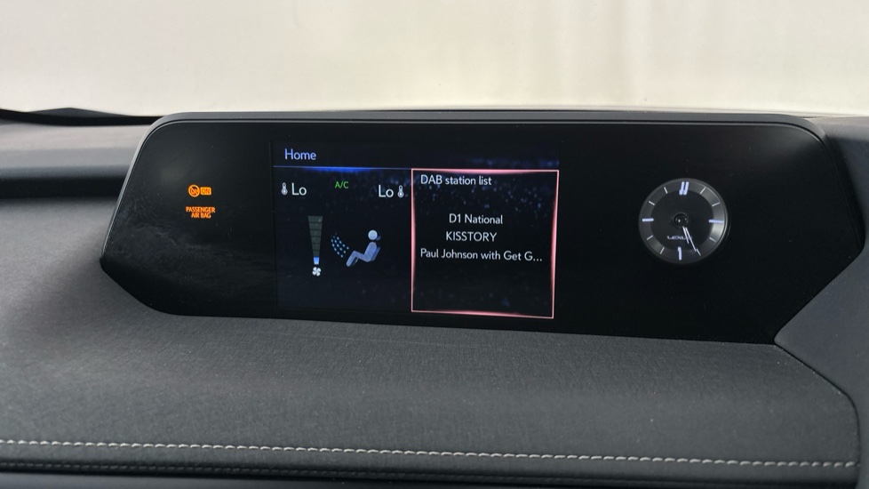 LEXUS UX Image 12
