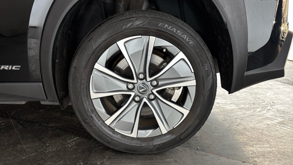 LEXUS UX Image 18