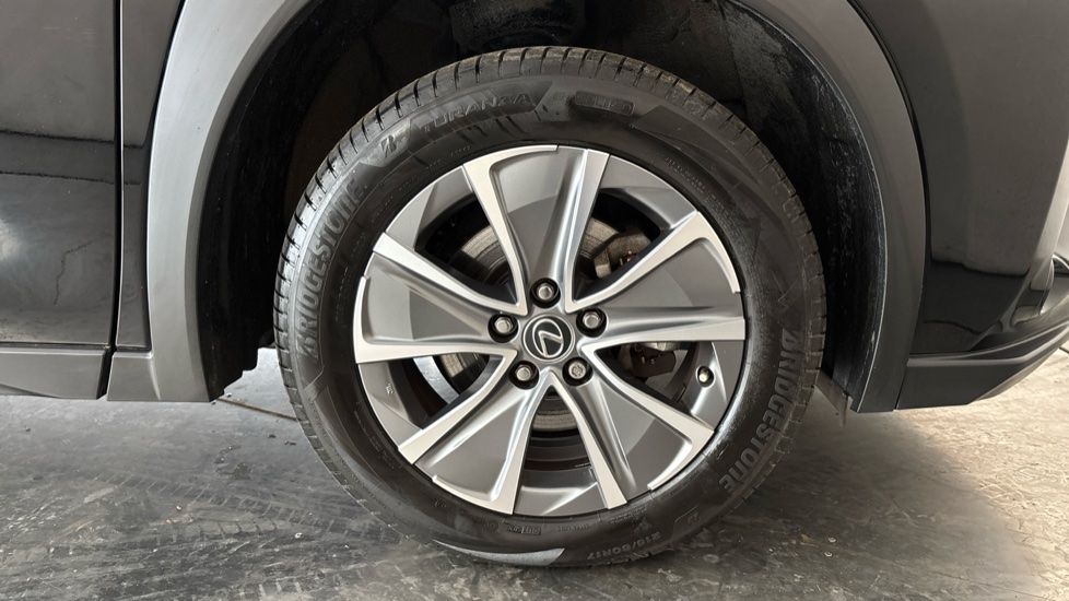 LEXUS UX Image 20