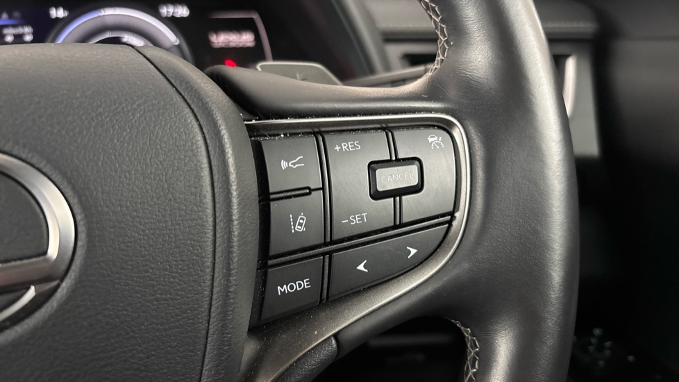 LEXUS UX Cruise control
