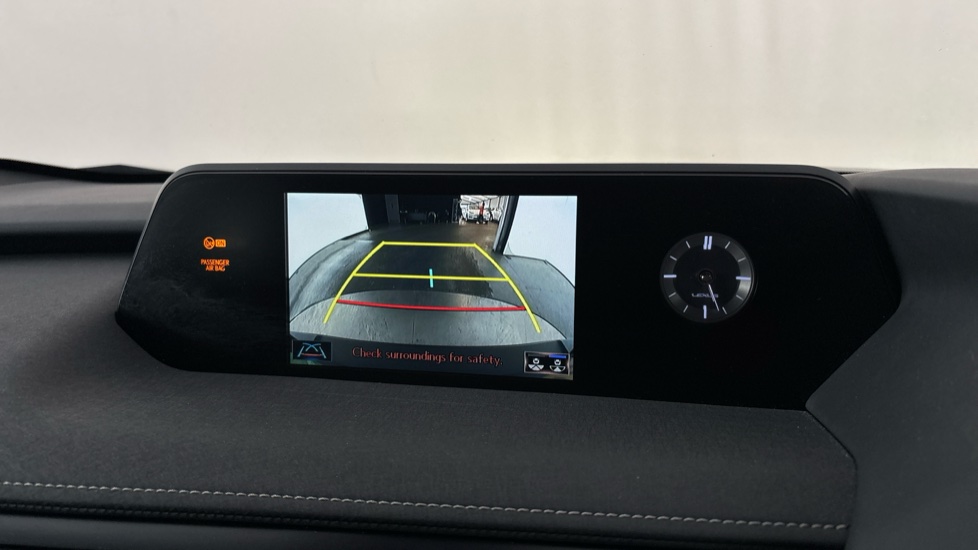 LEXUS UX Reverse camera