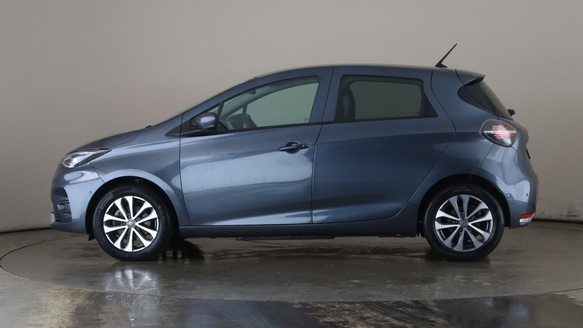 4070506 100kW GT Line + R135 50kWh Rapid Charge 5dr Auto