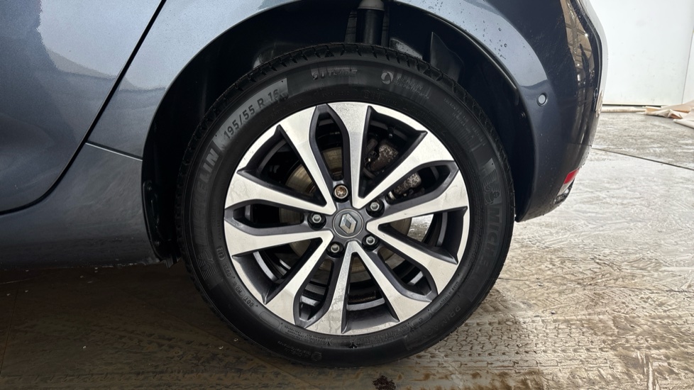 RENAULT ZOE Image 18