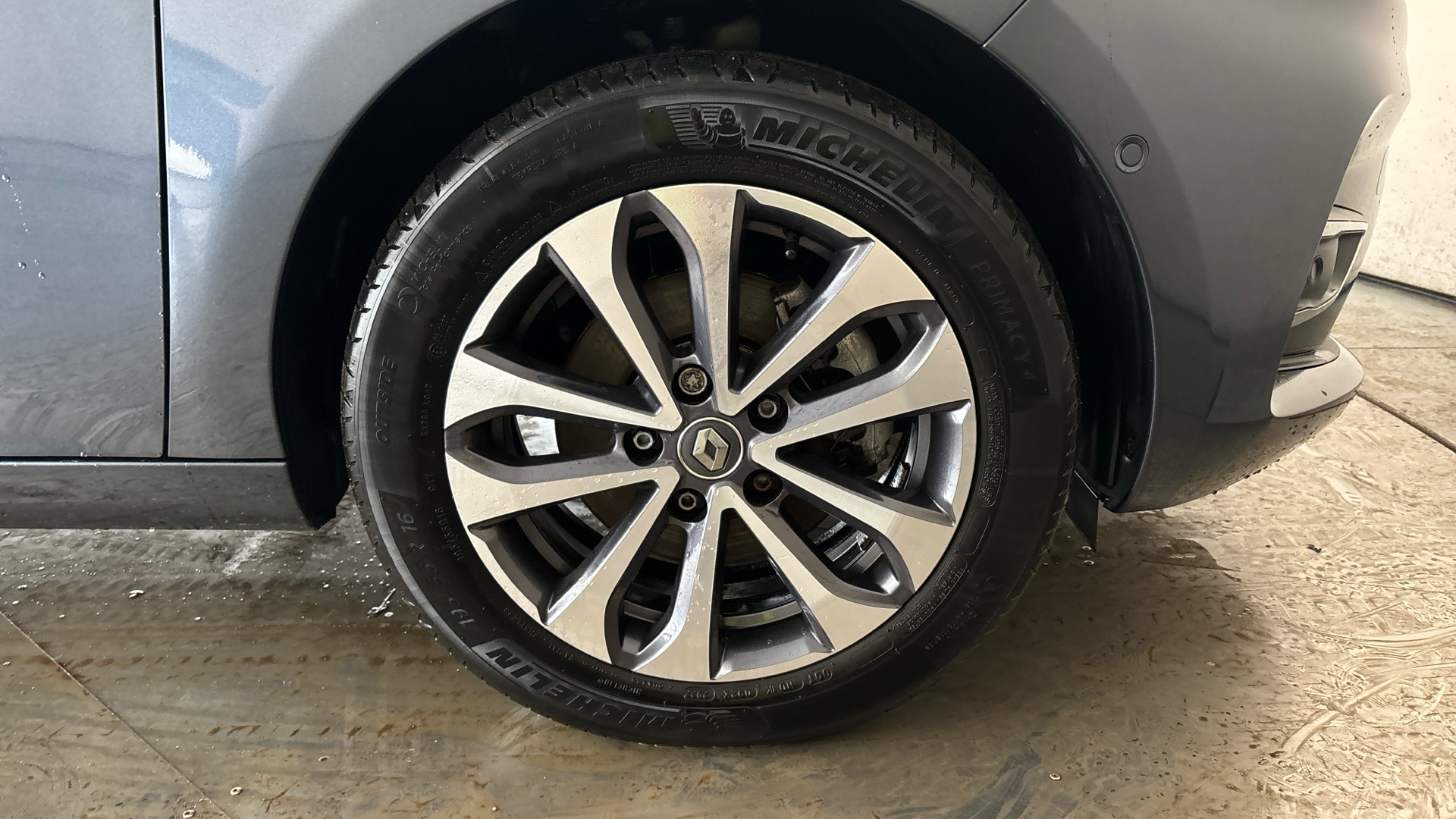 4070506 100kW GT Line + R135 50kWh Rapid Charge 5dr Auto