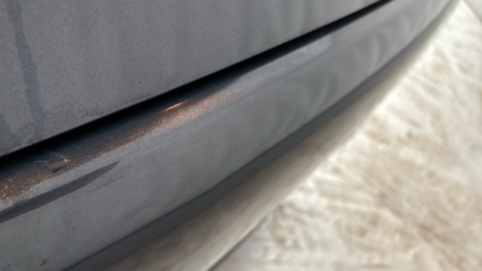 RENAULT ZOE scratches