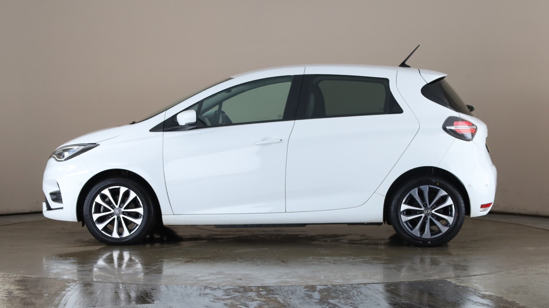 4020896 100kW GT Line + R135 50kWh Rapid Charge 5dr Auto