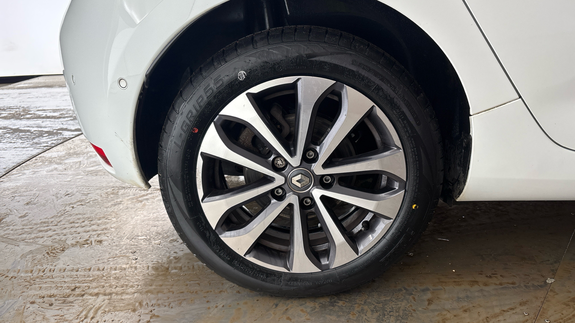 4020896 100kW GT Line + R135 50kWh Rapid Charge 5dr Auto