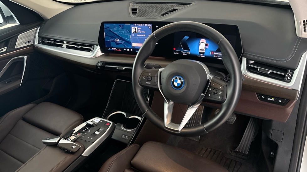 BMW iX1 Image 9