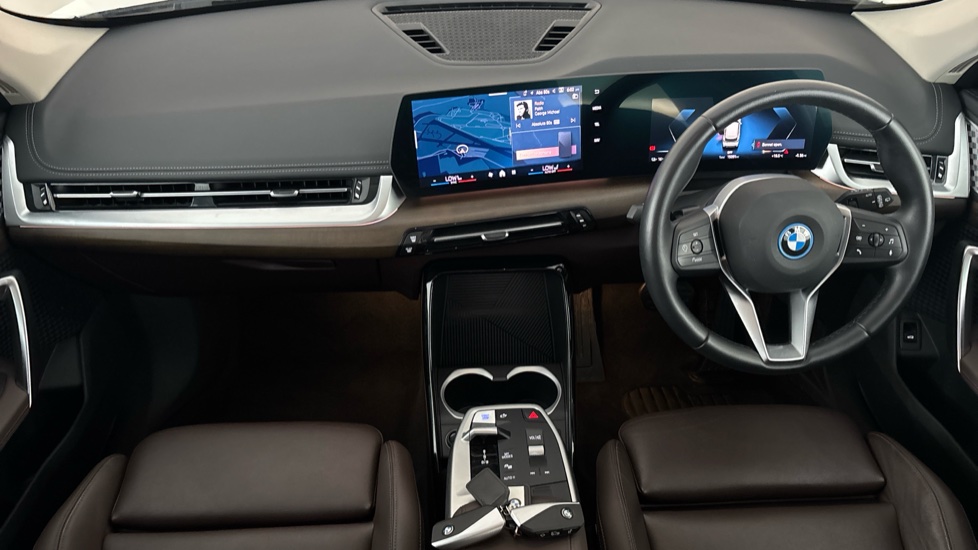 BMW iX1 Image 11