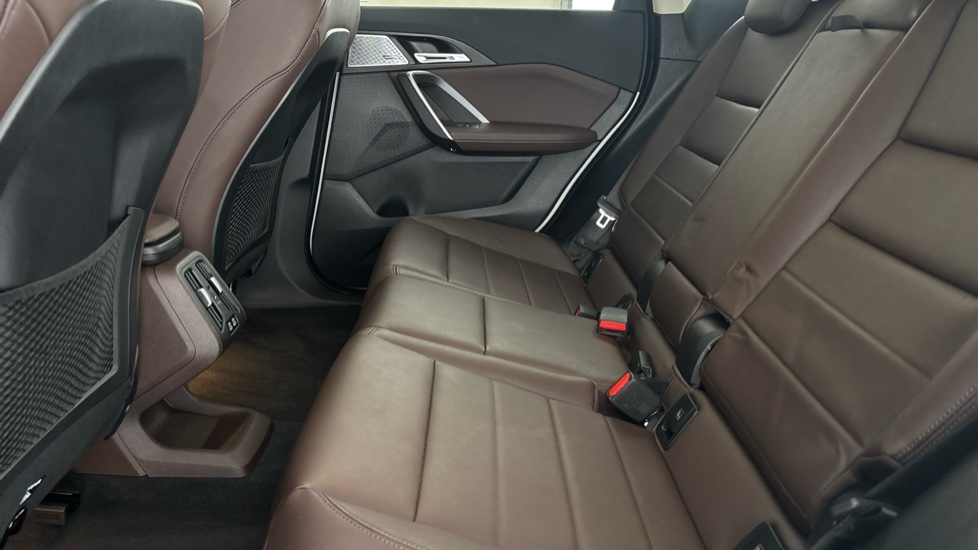 BMW iX1 Image 14