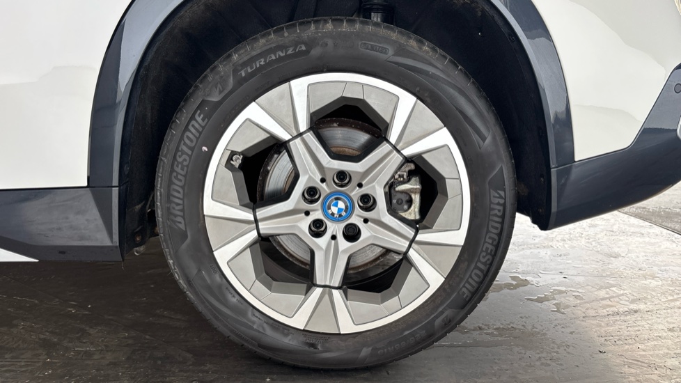 BMW iX1 Image 18