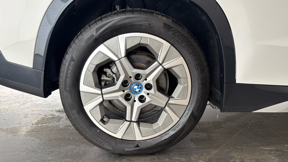 BMW iX1 Image 19