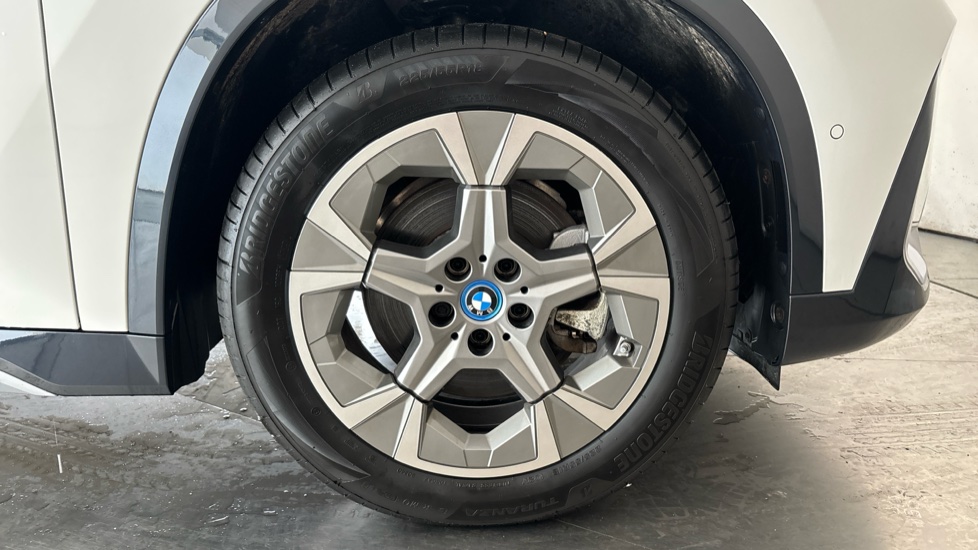 BMW iX1 Image 20