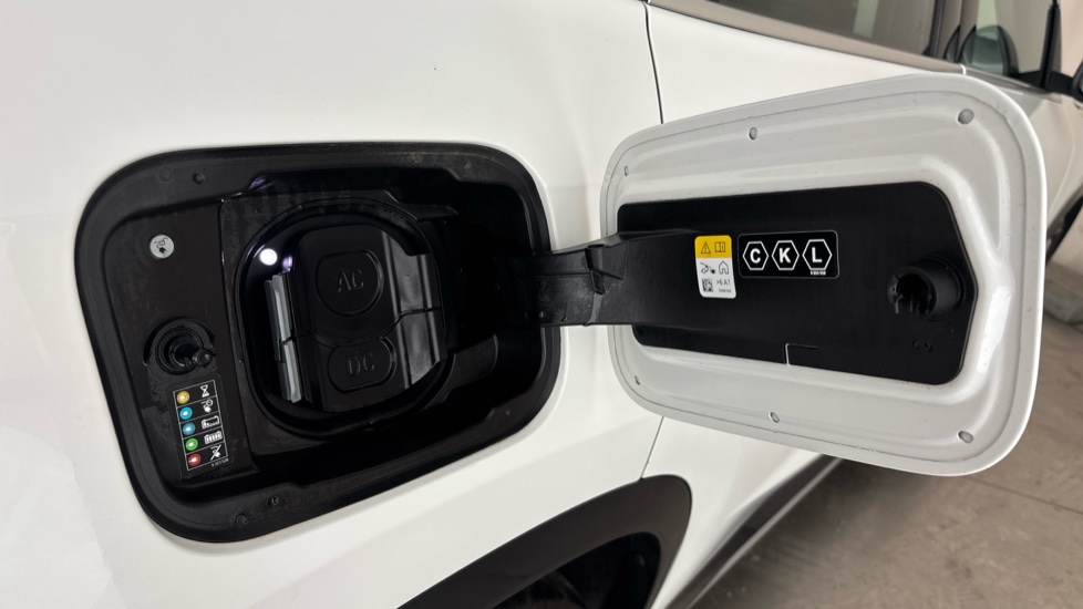 BMW iX1 Image 21