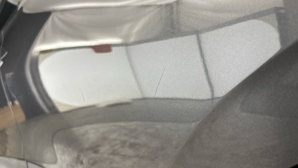 MG MG4 scratches and dents