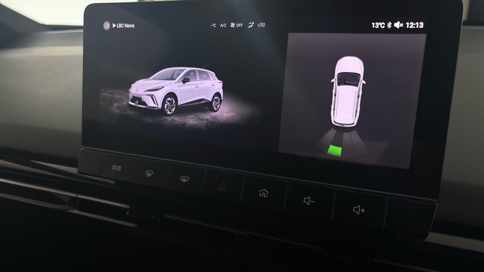 MG MG4 parking sensors