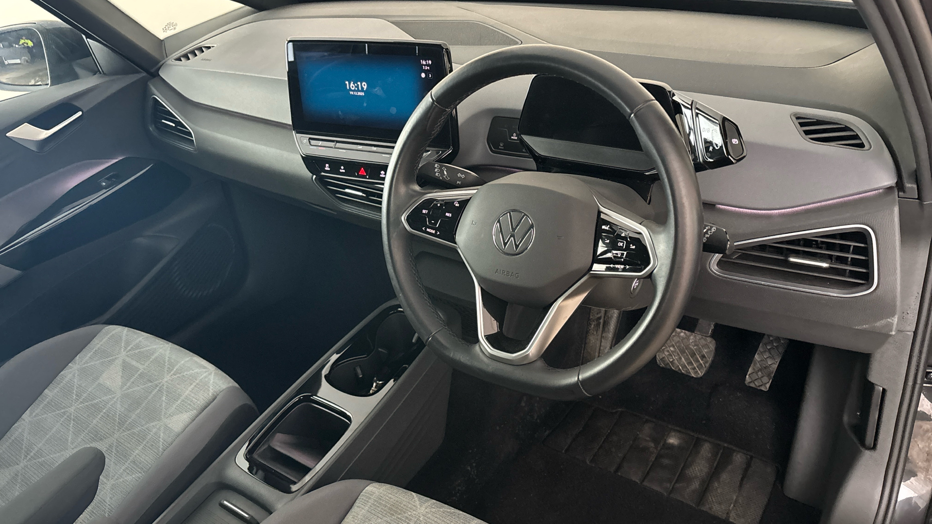 4027796 107KW Life Pro 58kWh 5dr Auto [120kW Ch]