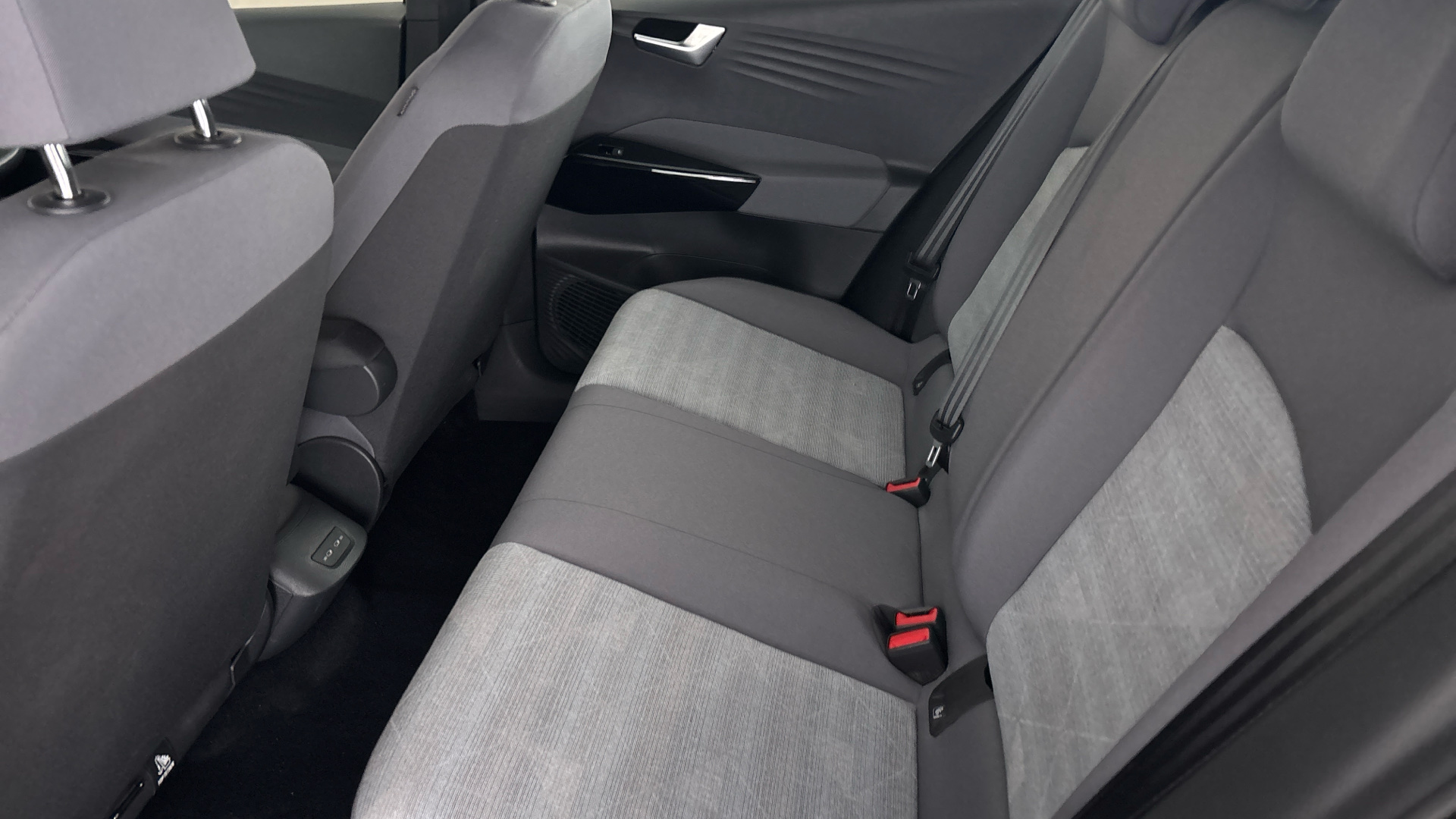 4027796 107KW Life Pro 58kWh 5dr Auto [120kW Ch]