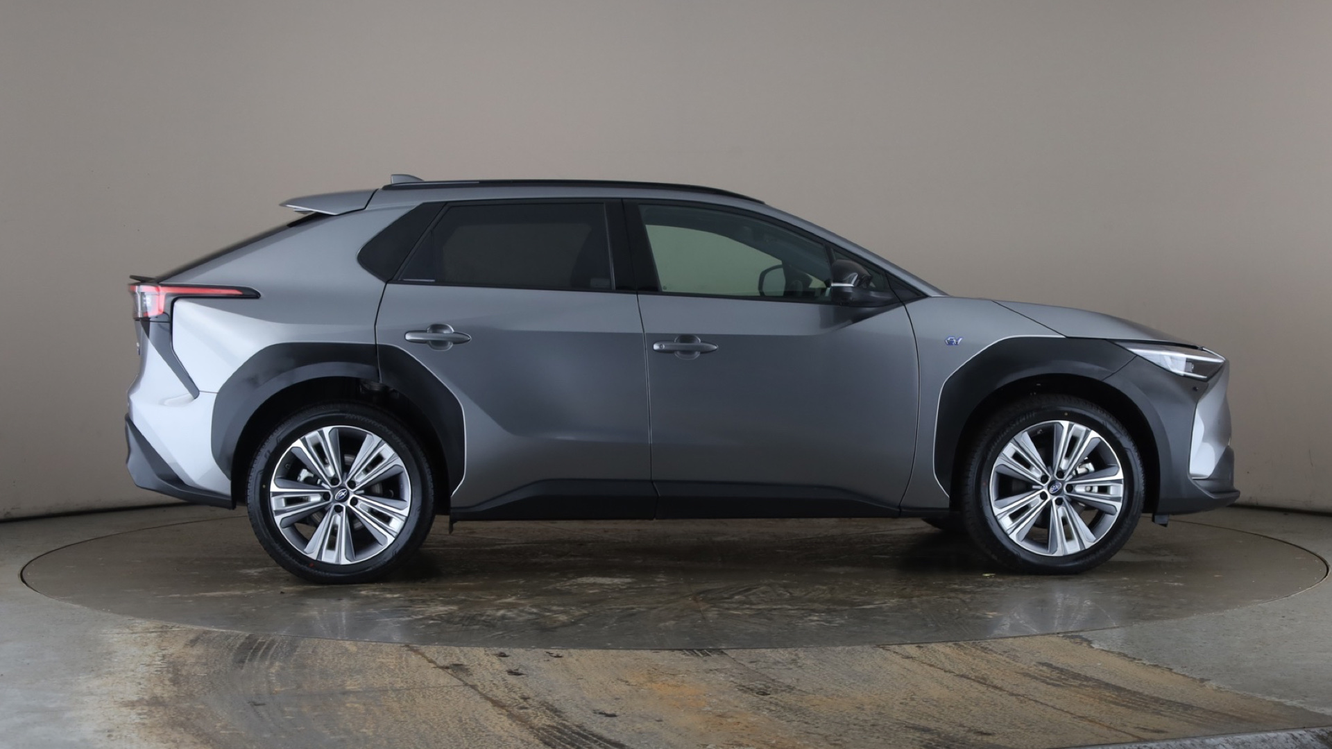 4058143 150kW Touring 71.4kWh 5dr Auto AWD