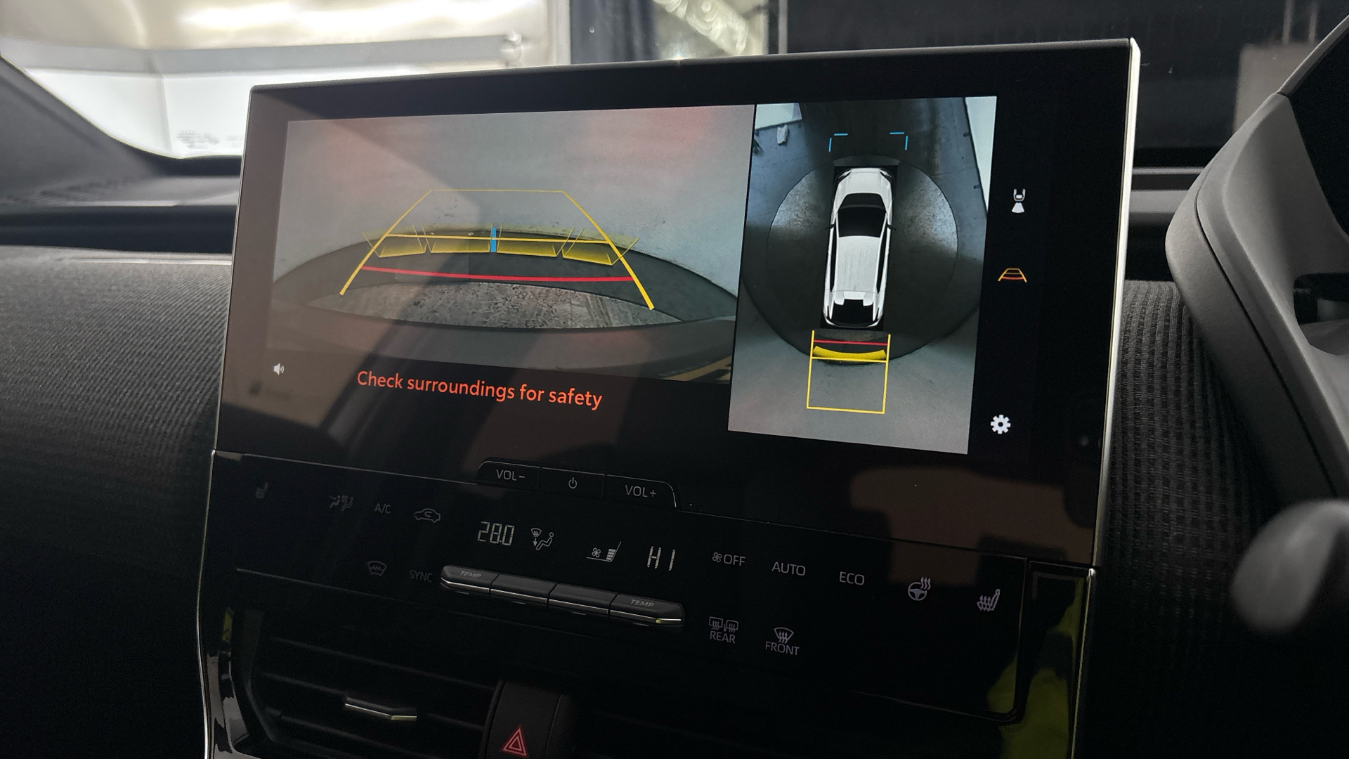 4058143 150kW Touring 71.4kWh 5dr Auto AWD