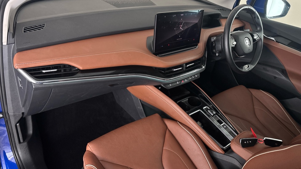 SKODA ENYAQ Image 10