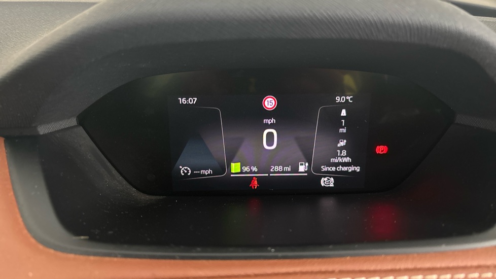 SKODA ENYAQ Image 13