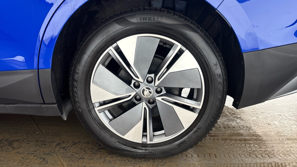 SKODA ENYAQ Image 18