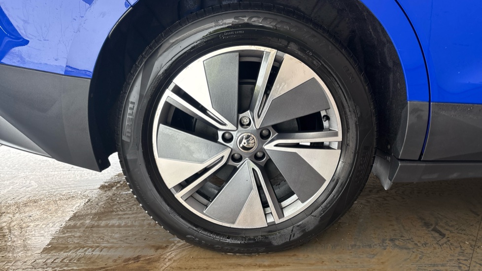 SKODA ENYAQ Image 19