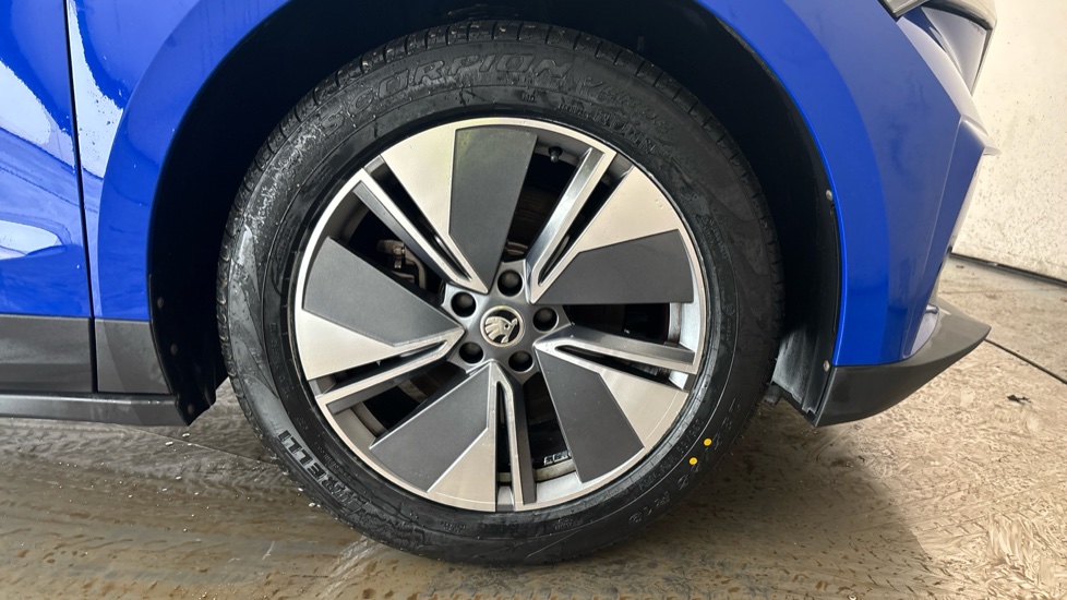 SKODA ENYAQ Image 20