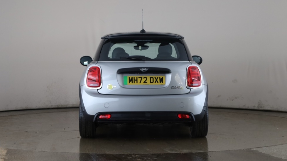 MINI HATCHBACK Image 4