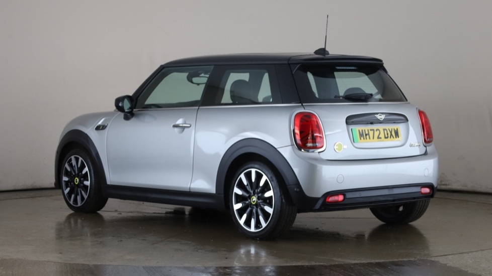 MINI HATCHBACK Image 3